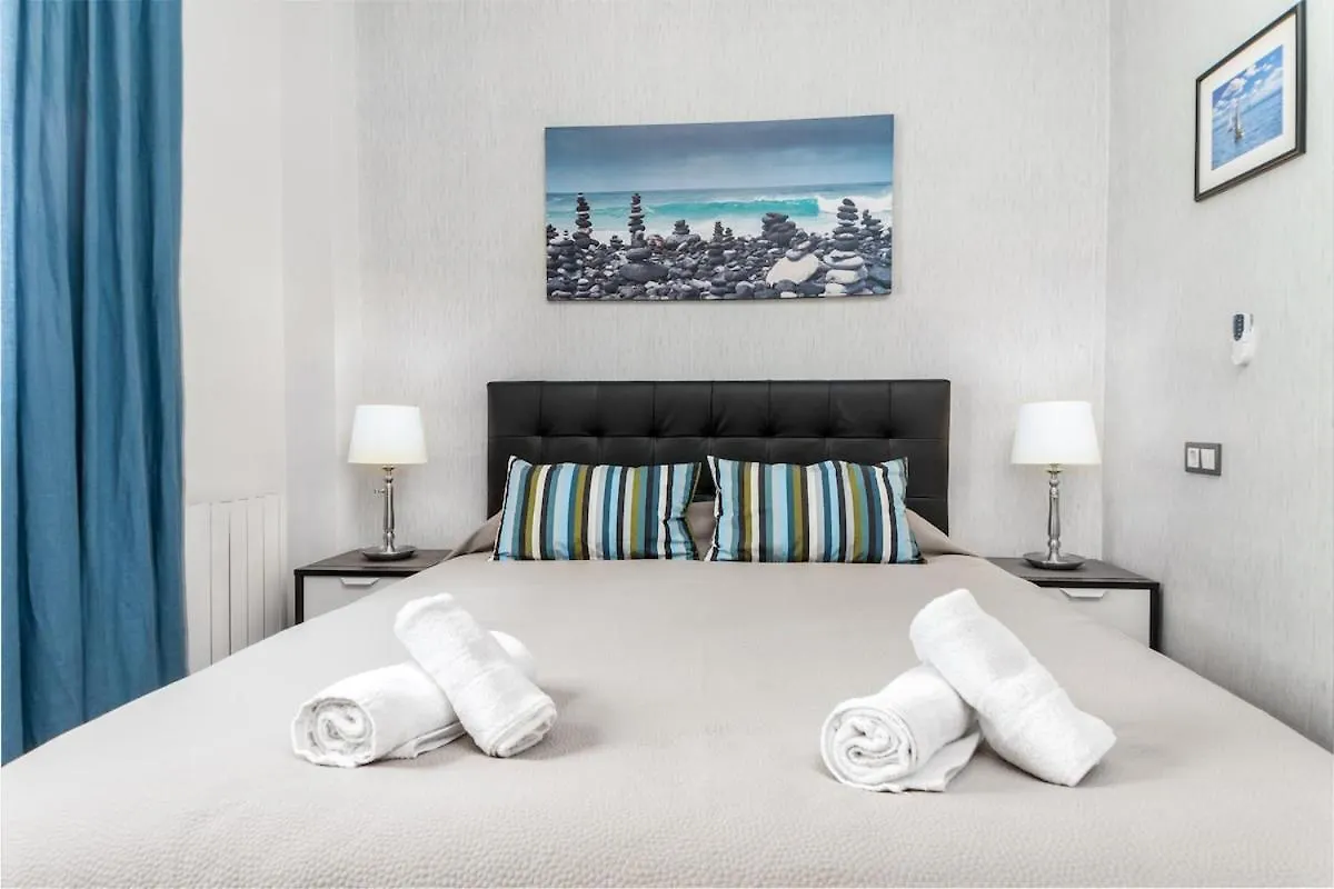 -MalagaSunApts- Modern CityCentre Pool&Parking Appartement